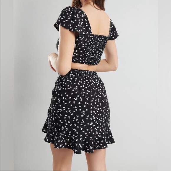 Garage Black & White Floral Mini Skirt Set with Ruffle Hem & Adjustable Ruching - Picture 3 of 16